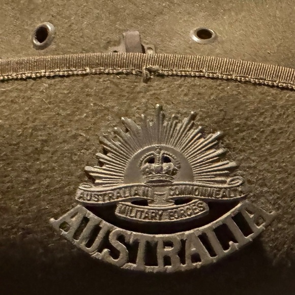 Original WWII Australian Army Bush Hat With Badge  Military Hat - Picture 4 of 5